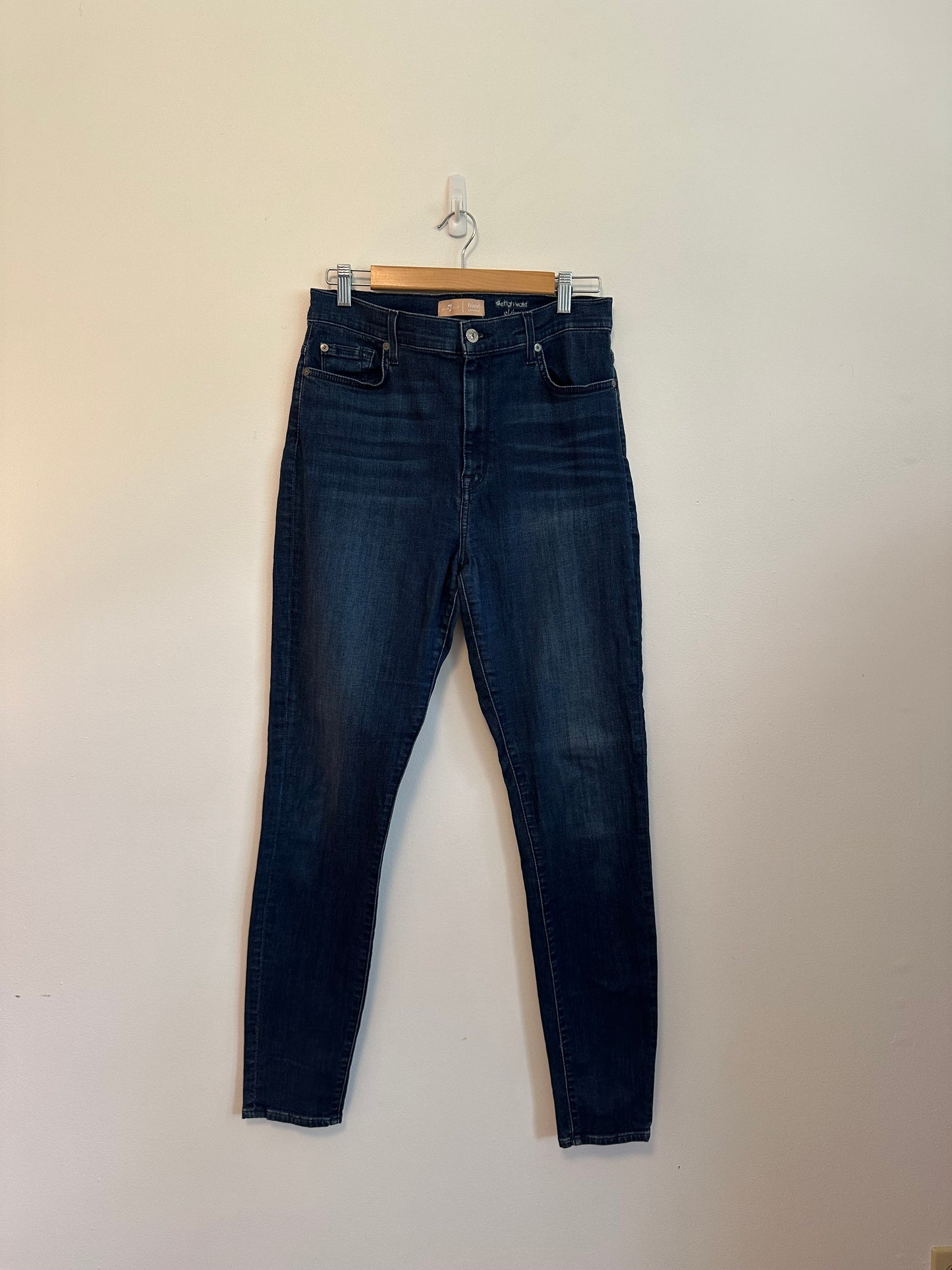 7 For All Mankind High Waist Skinny Jeans in Dark Wash Blue | Size 31
