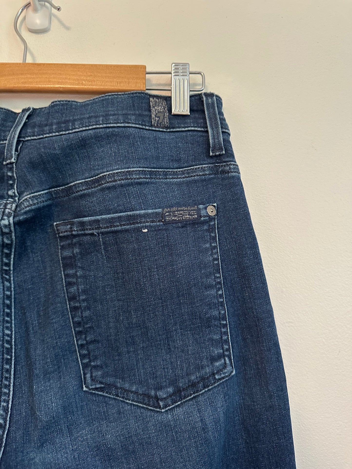 7 For All Mankind High Waist Skinny Jeans in Dark Wash Blue | Size 31