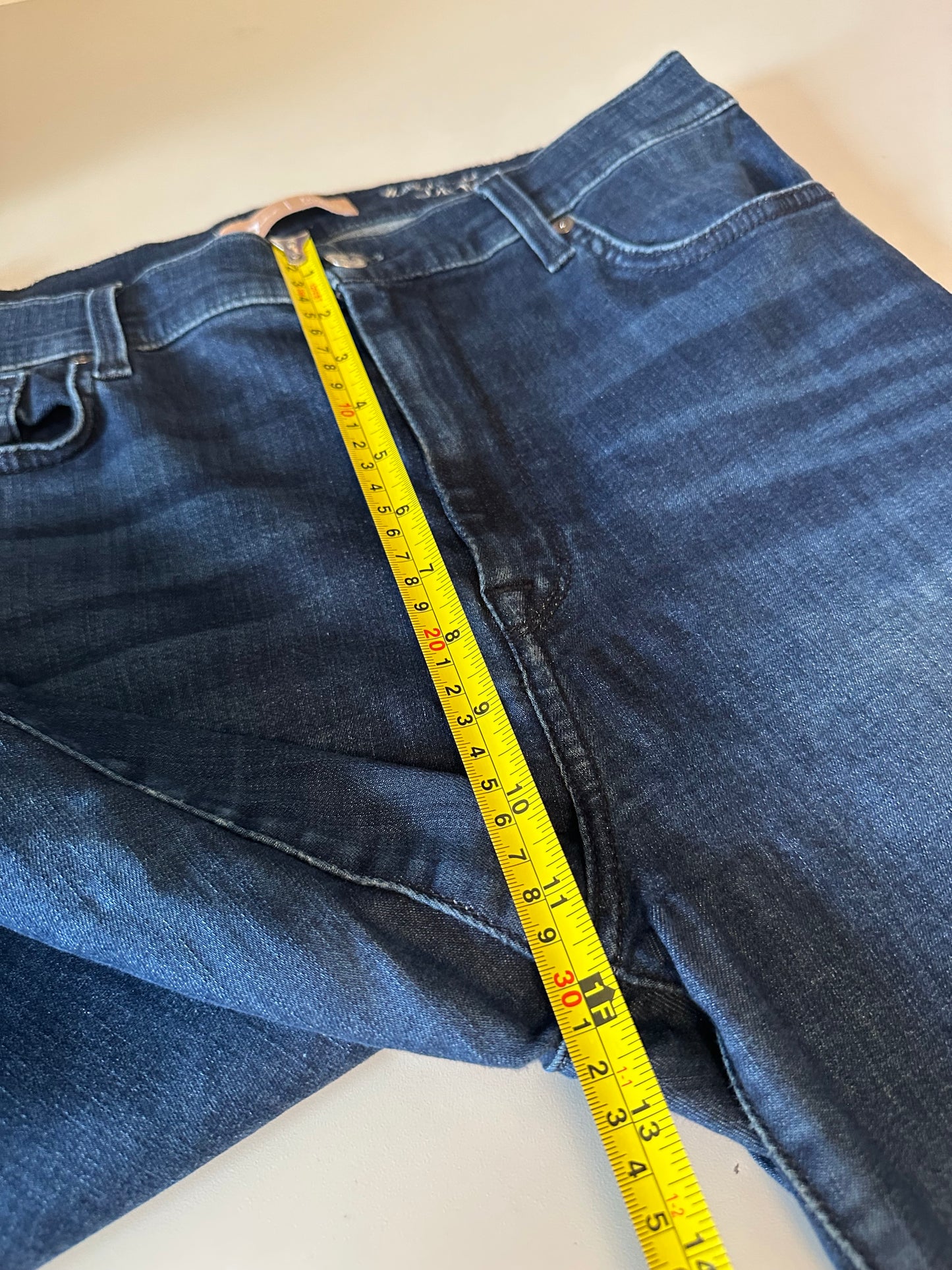 7 For All Mankind High Waist Skinny Jeans in Dark Wash Blue | Size 31