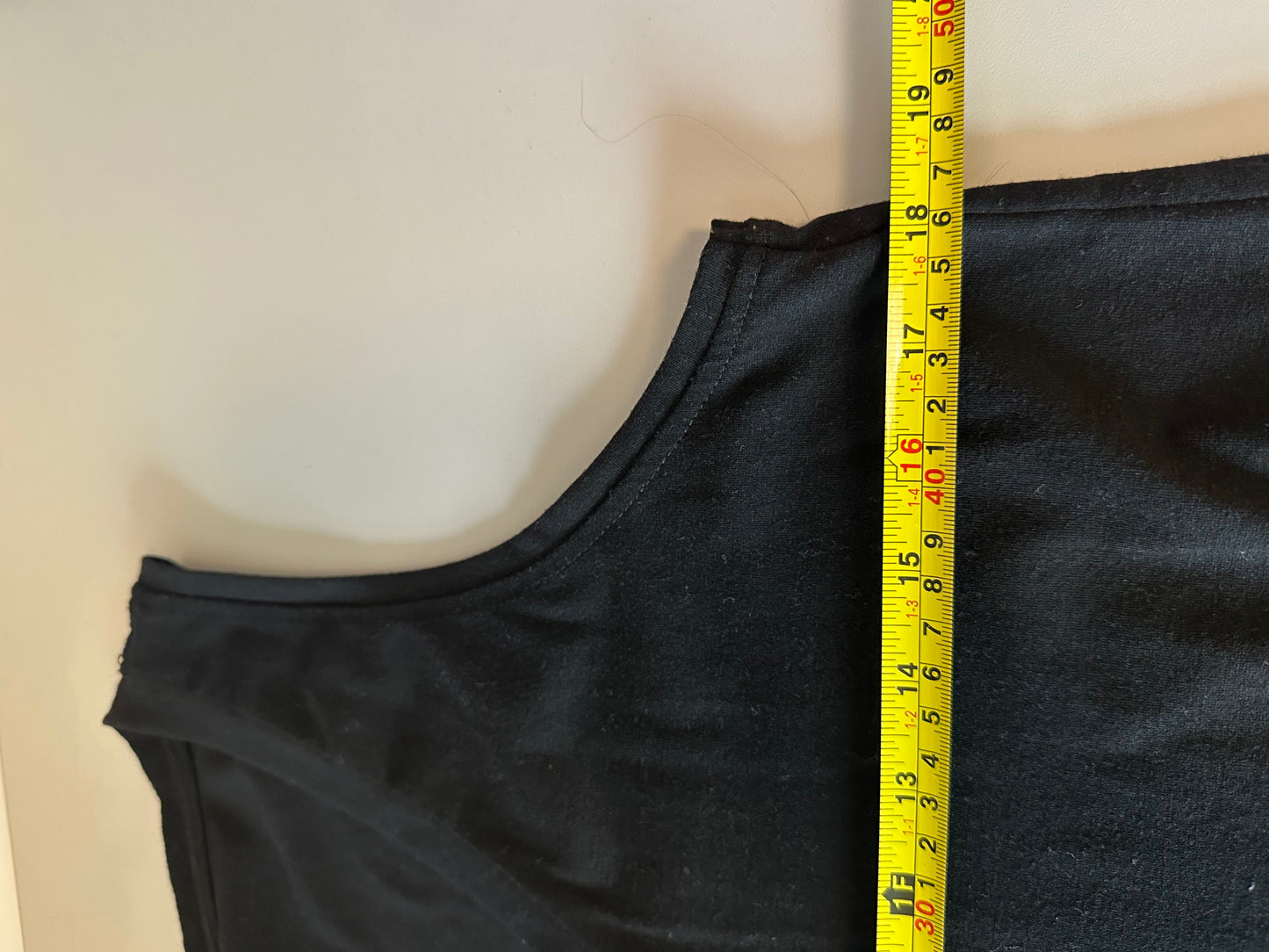 Black V-Neck Sleeveless Tank Top in Cotton Rayon Blend | Size Large