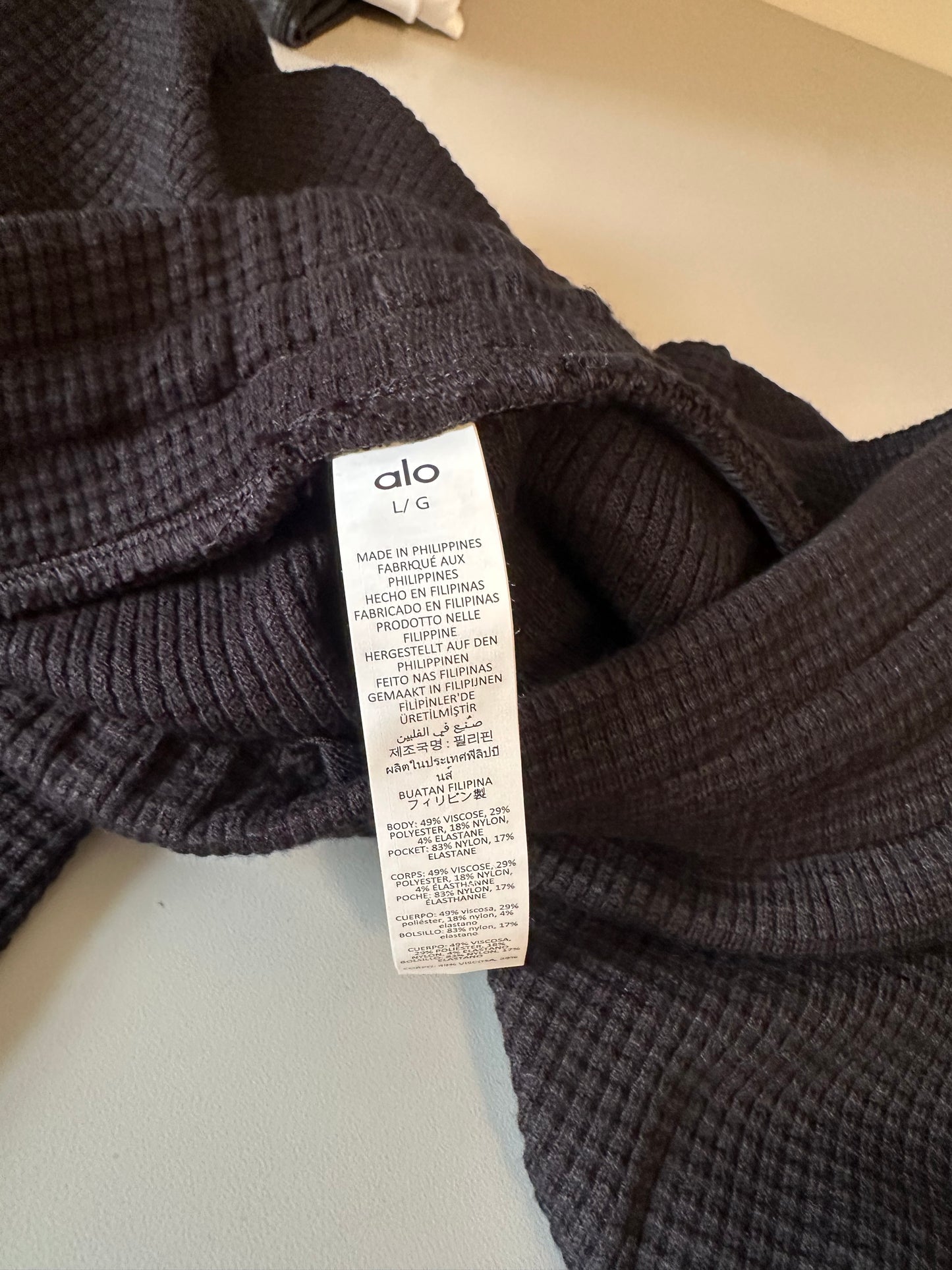 Alo Yoga Waffle Weekend Escape Jogger in Black | Size Large