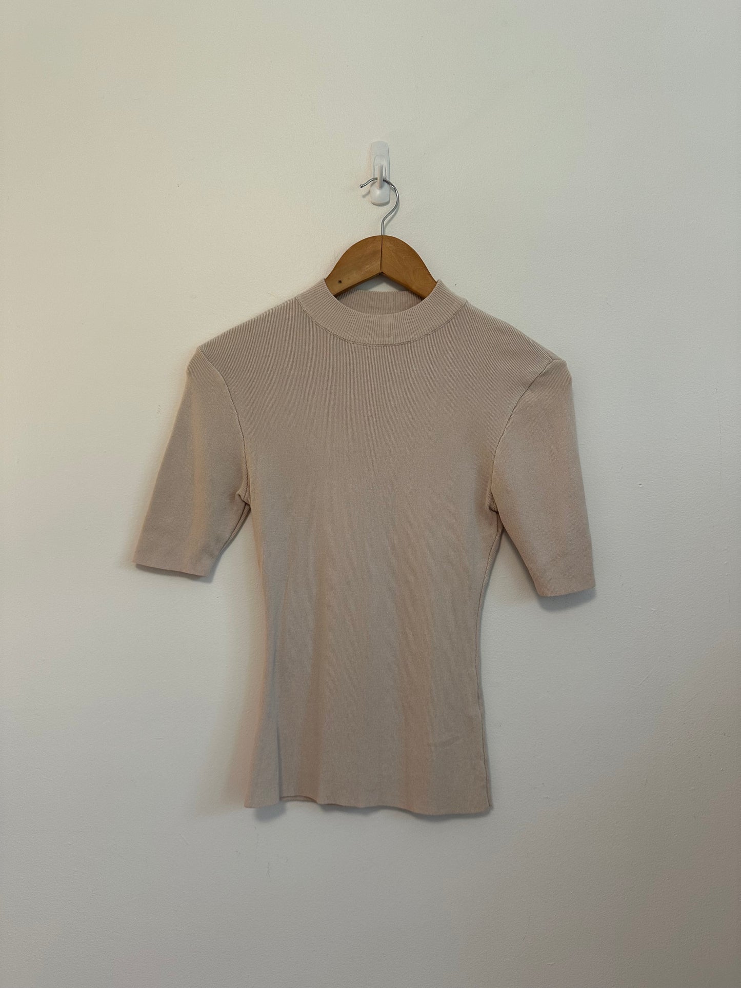Baltic Born Beige Mock Neck Ribbed Knit Short Sleeve Top | Size Large