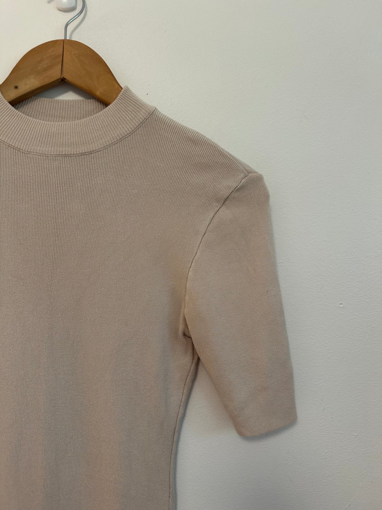 Baltic Born Beige Mock Neck Ribbed Knit Short Sleeve Top | Size Large