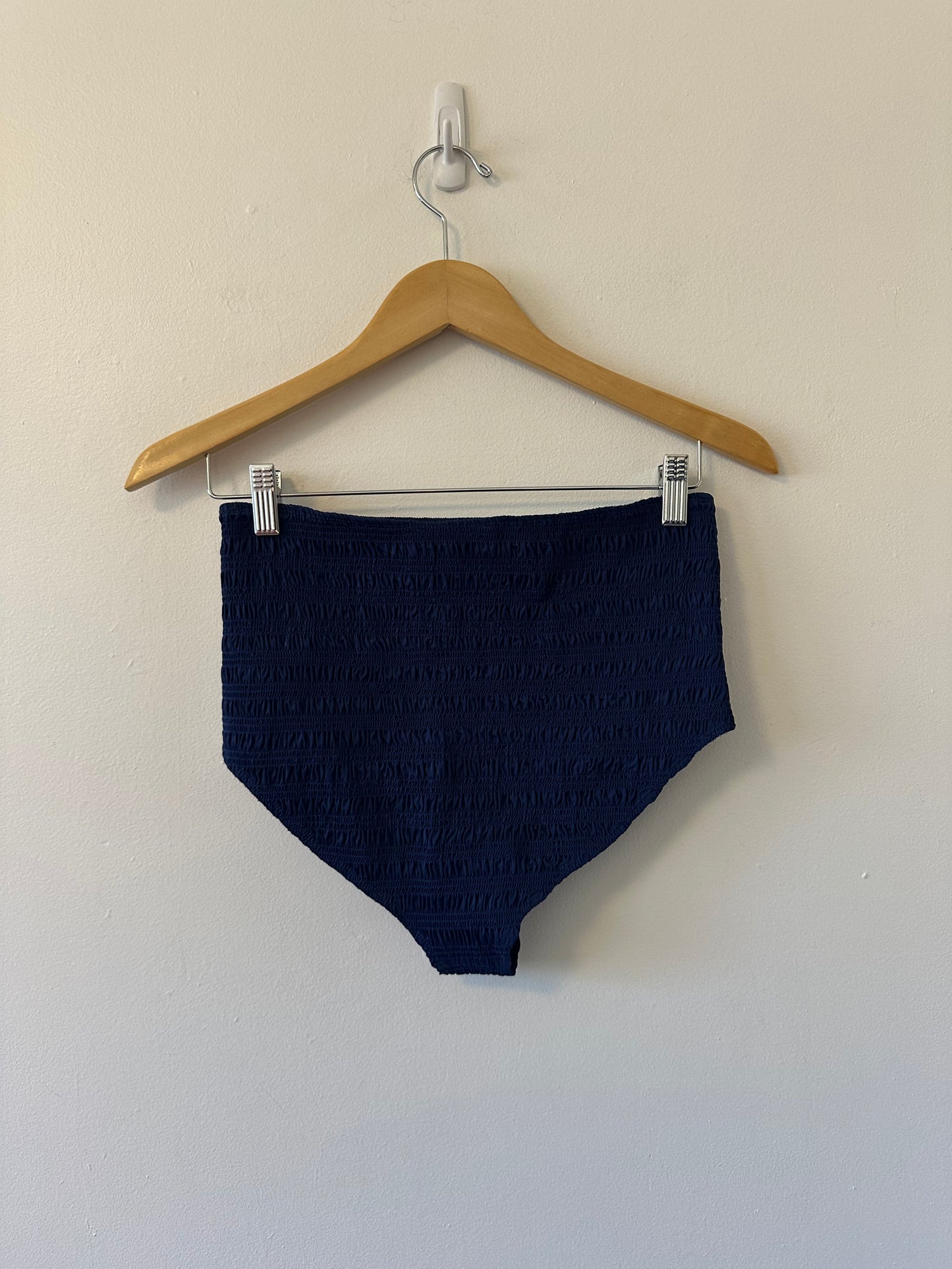 Sea Shyla Solid Smocked Bikini Bottoms in Navy Blue | Size Large