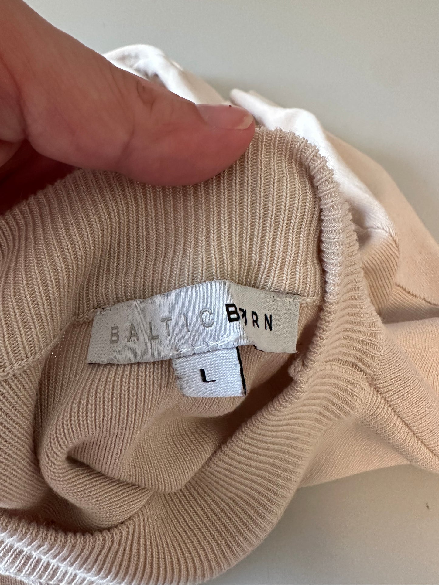 Baltic Born Beige Mock Neck Ribbed Knit Short Sleeve Top | Size Large