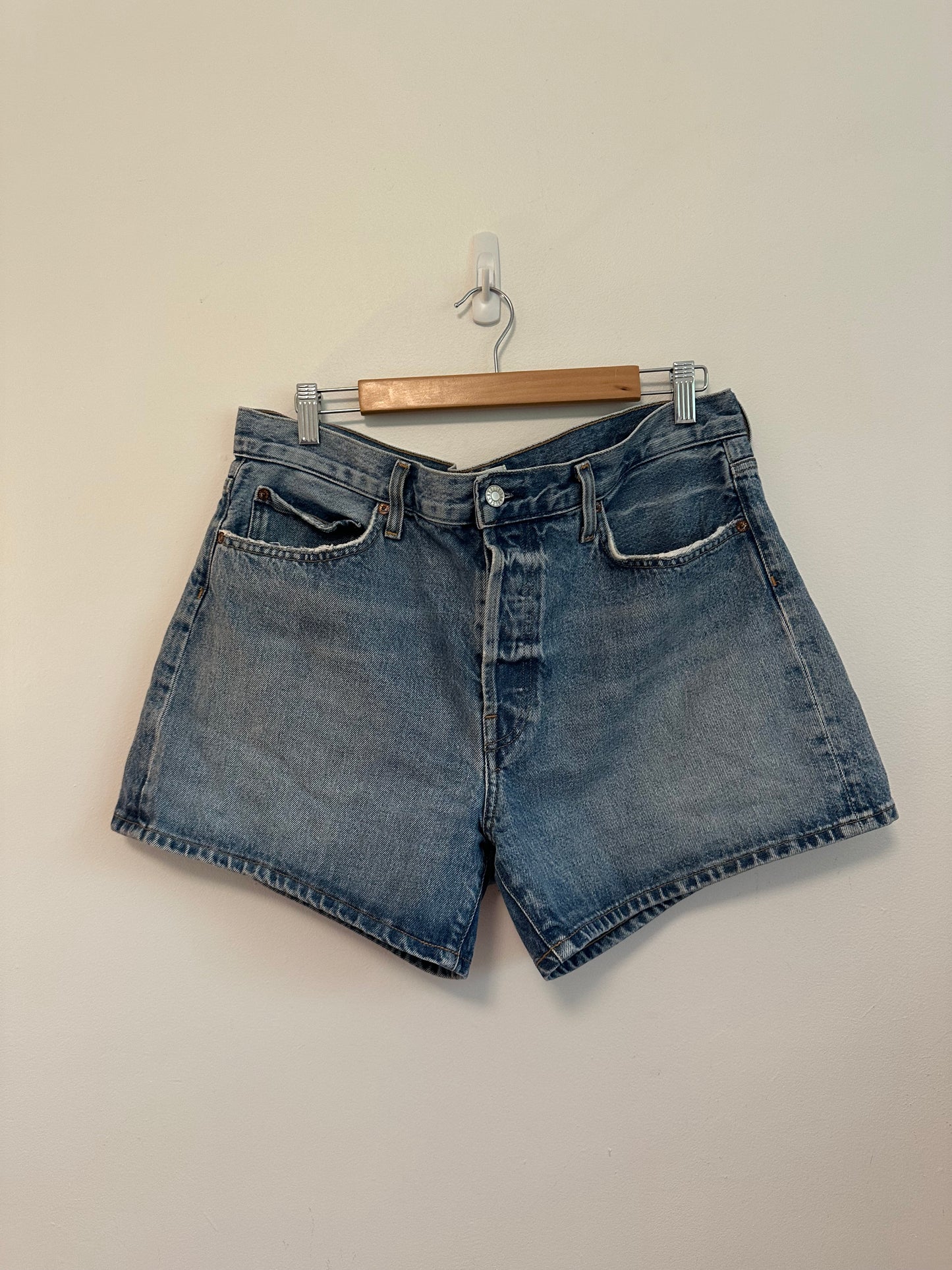 Agolde Parker Long High Rise Denim Shorts in Medium Wash Blue | Size 31