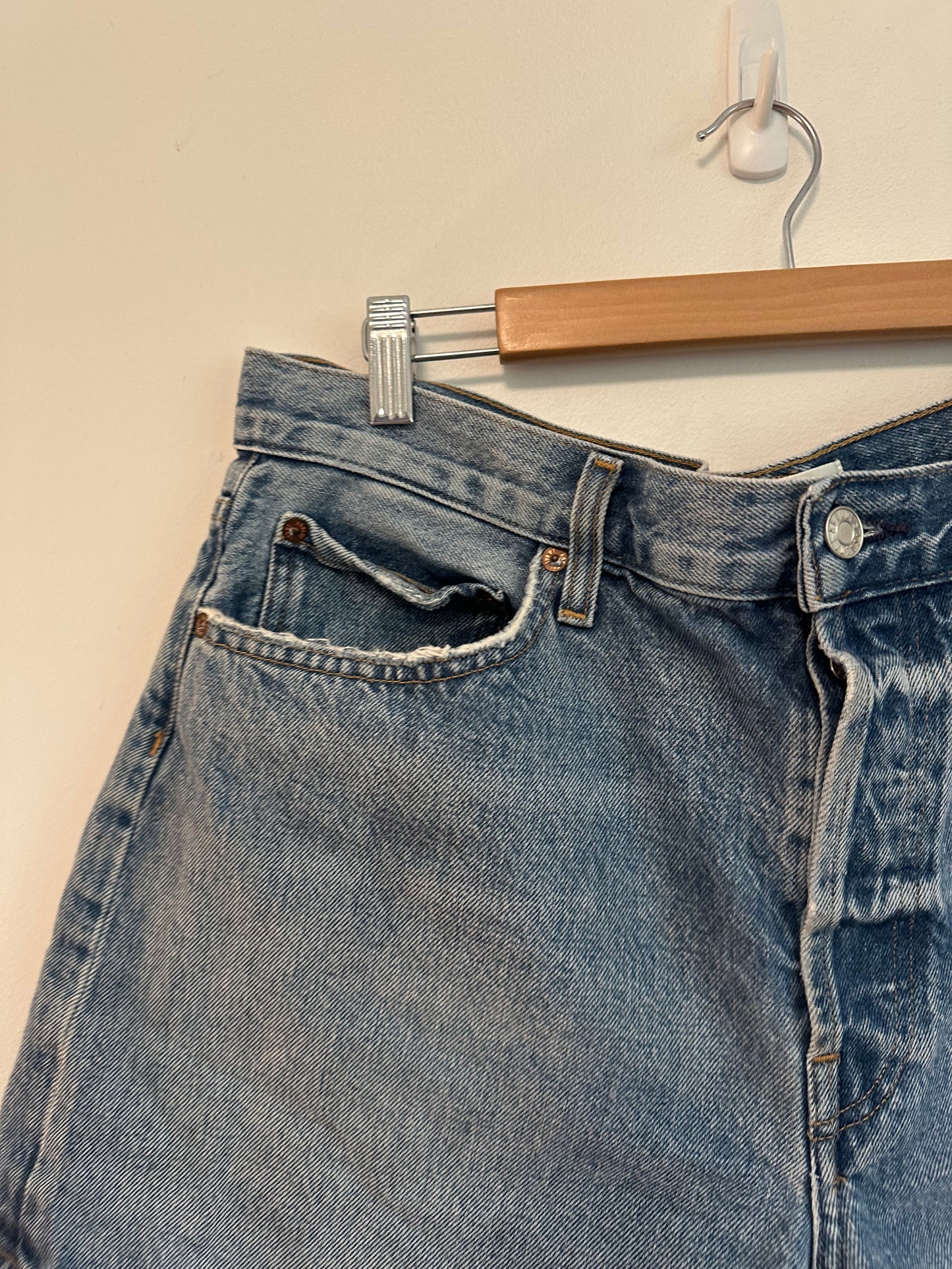 Agolde Parker Long High Rise Denim Shorts in Medium Wash Blue | Size 31