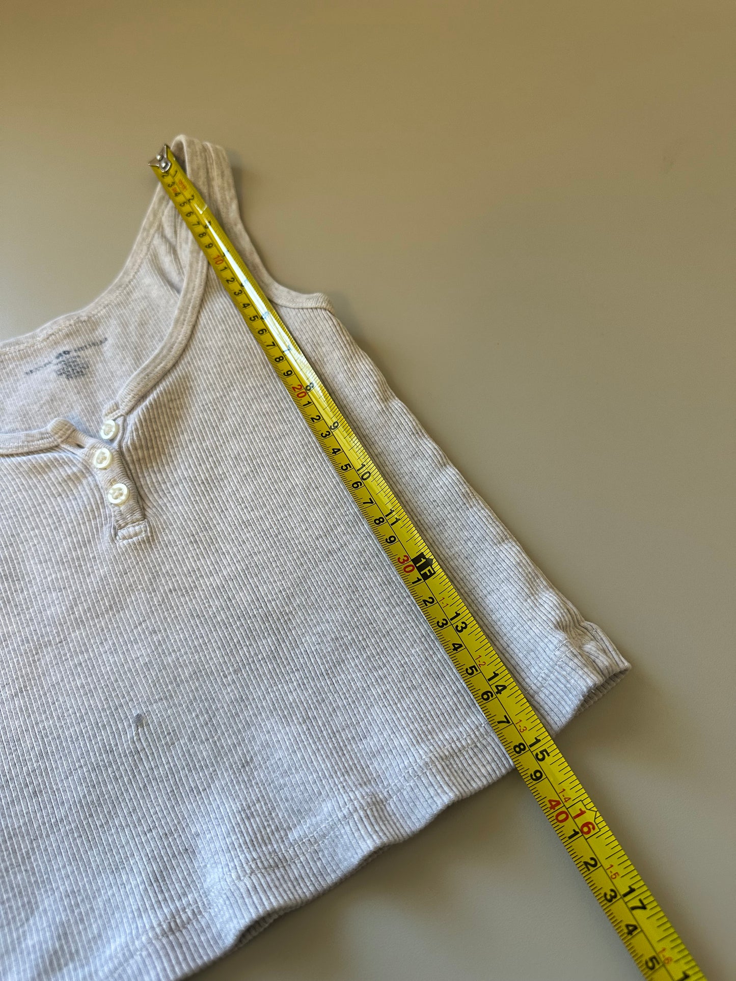 Brandy Melville Cropped Ribbed Gray Sleeveless Henley