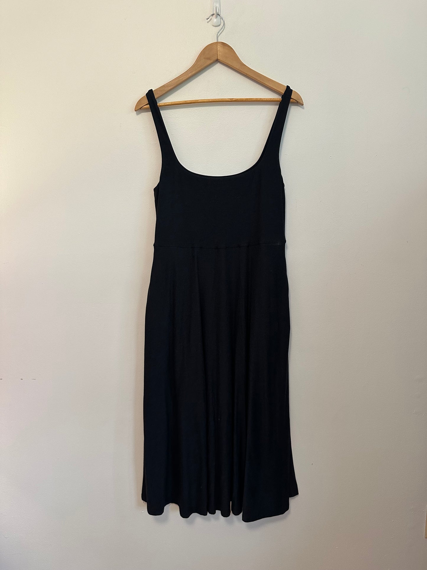 Beyond Yoga Featherweight At The Ready Square Neck Midi Dress in Black | Size XL