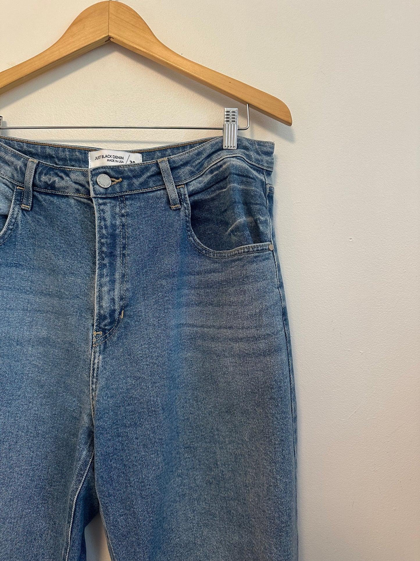 Just Black Denim Barrel Leg Raw Hem Jeans | Size 30