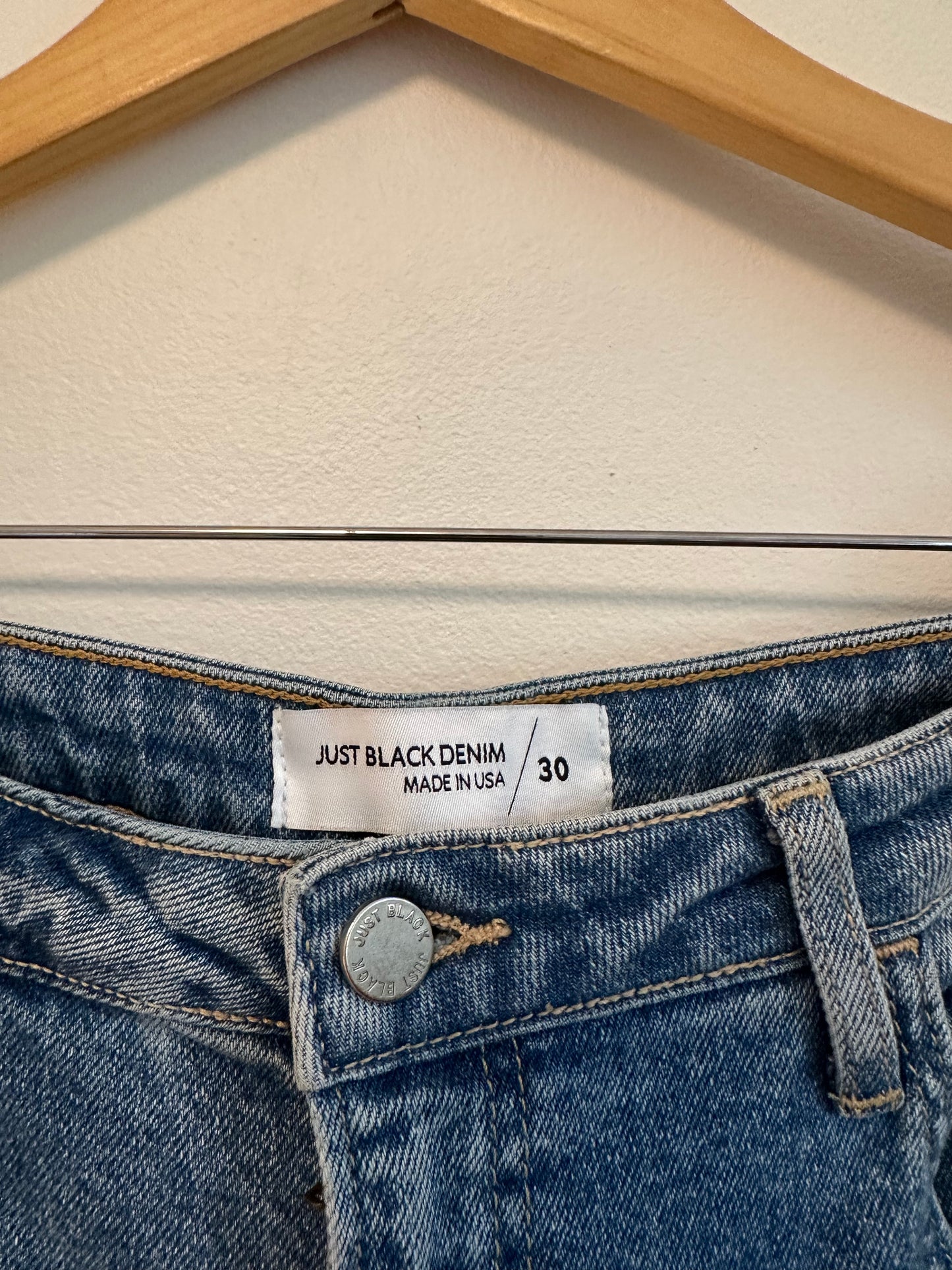 Just Black Denim Barrel Leg Raw Hem Jeans | Size 30