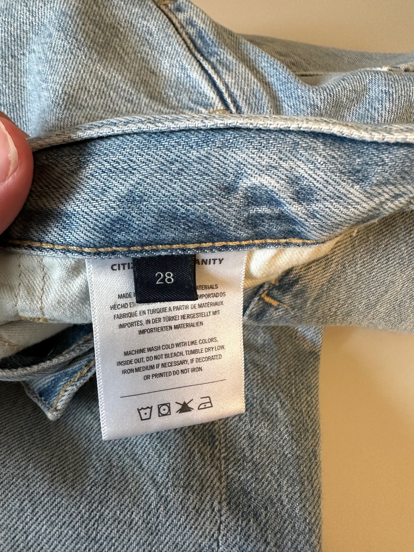 Citizens of Humanity Emery Crop Jeans in Light Indigo Wash | Size 28