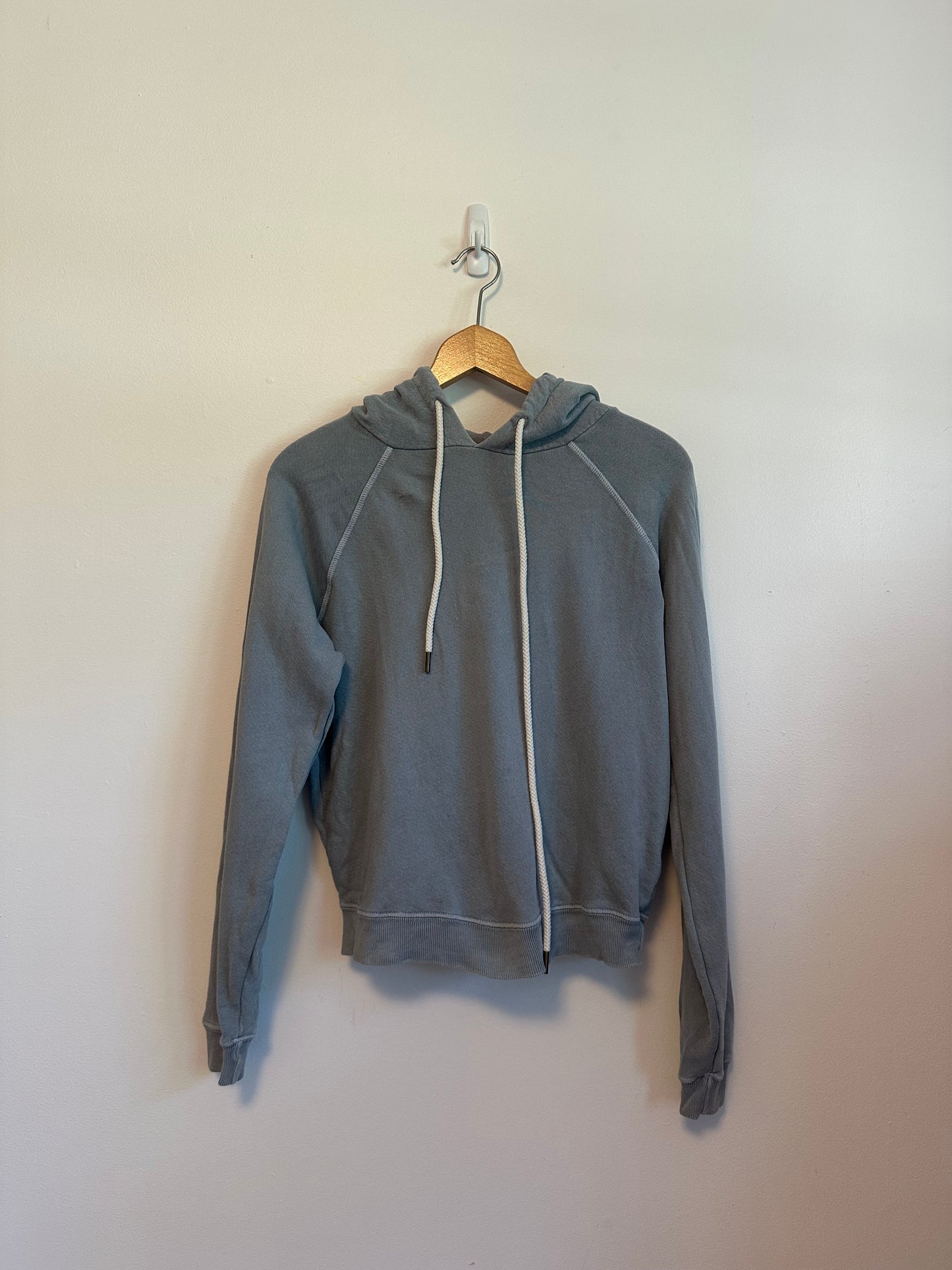 THE GREAT. Dusty Blue Cotton French Terry Raglan Hoodie | Size 1 (Small)