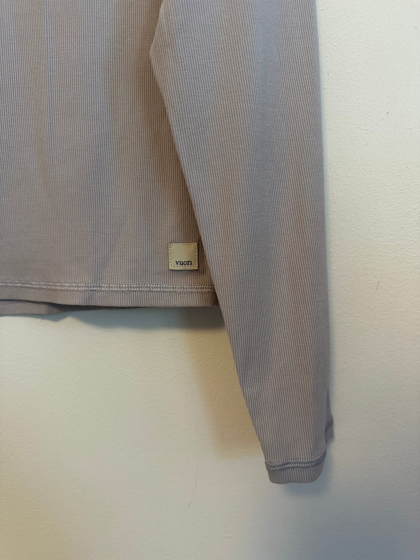 Vuori Pose Crew Long Sleeve Ribbed Top in Lavender Purple | Size Large