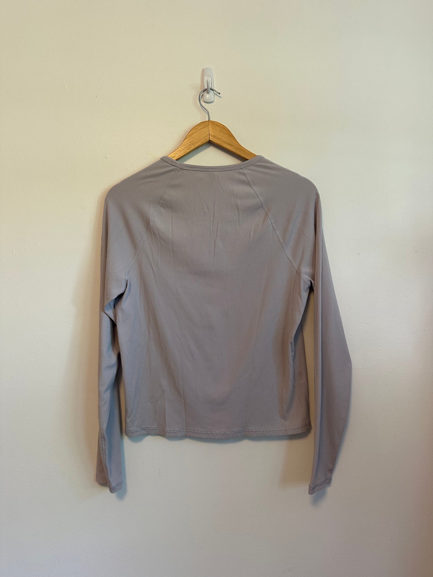 Vuori Pose Crew Long Sleeve Ribbed Top in Lavender Purple | Size Large