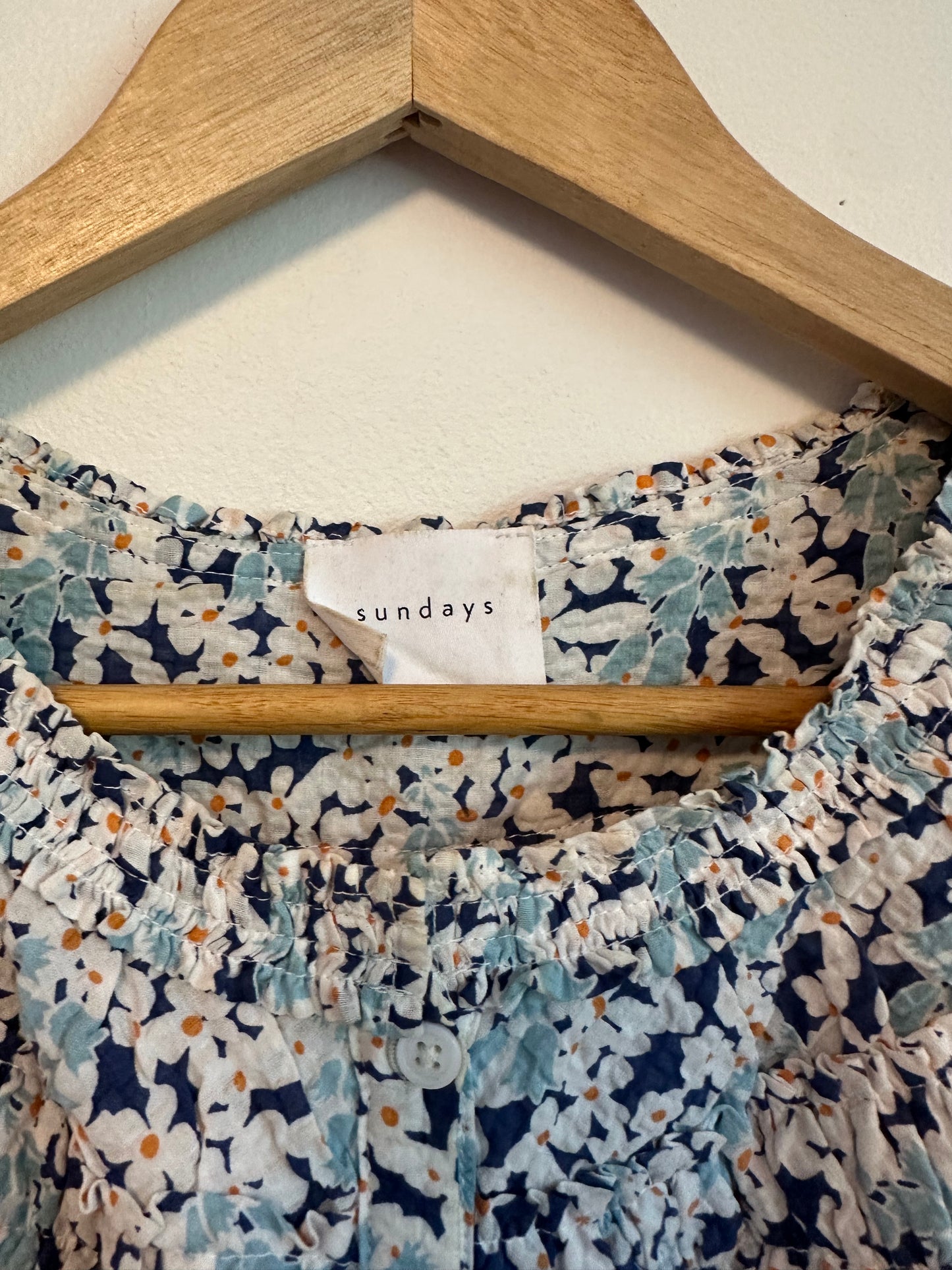 Sundays Blue Floral Flutter Sleeve Smocked Button Down Blouse | Size Medium