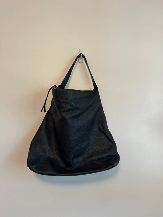 Everlane The Boss Bag Black Pebbled Italian Leather Hobo Shoulder Bag
