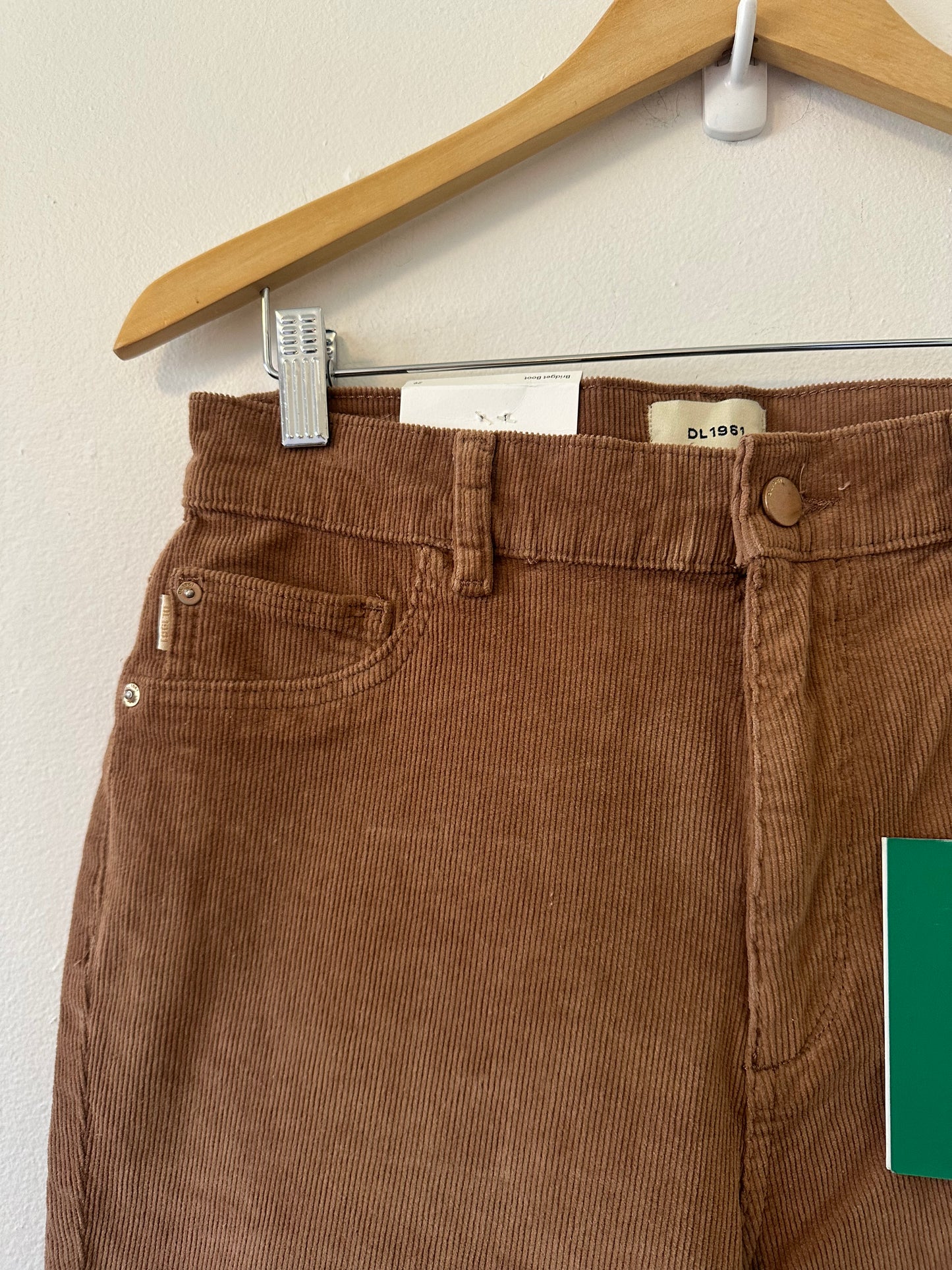 DL1961 NWT Brdget Cropped Boot Cut High Rise Corduroy Jeans | Size 29