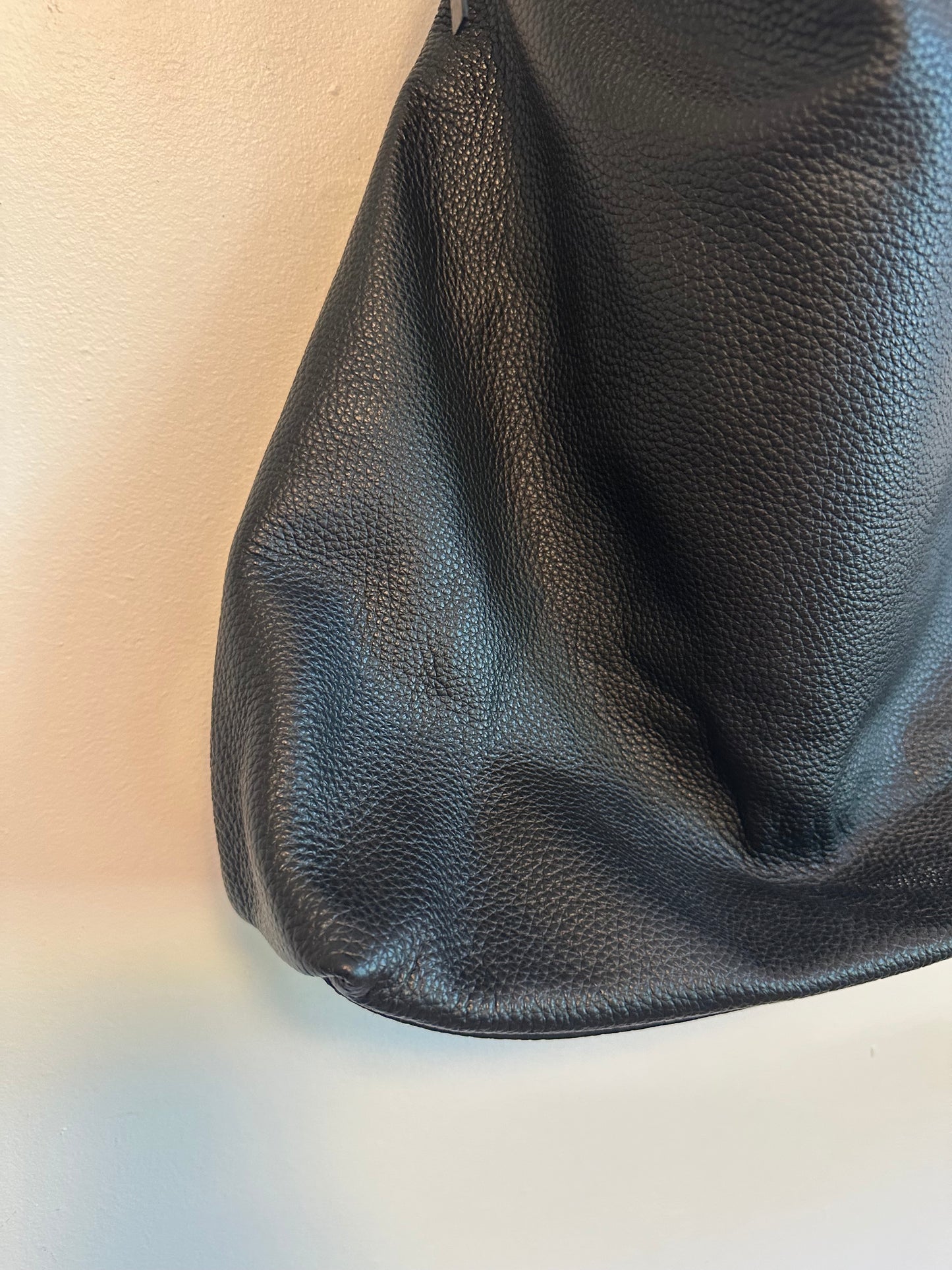Everlane The Boss Bag Black Pebbled Italian Leather Hobo Shoulder Bag