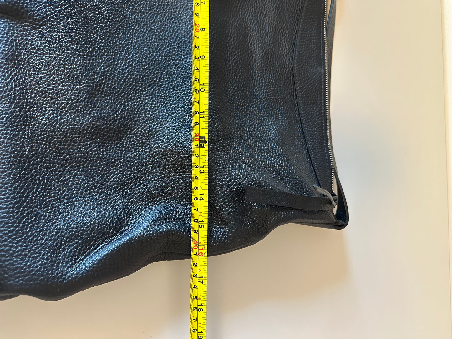 Everlane The Boss Bag Black Pebbled Italian Leather Hobo Shoulder Bag
