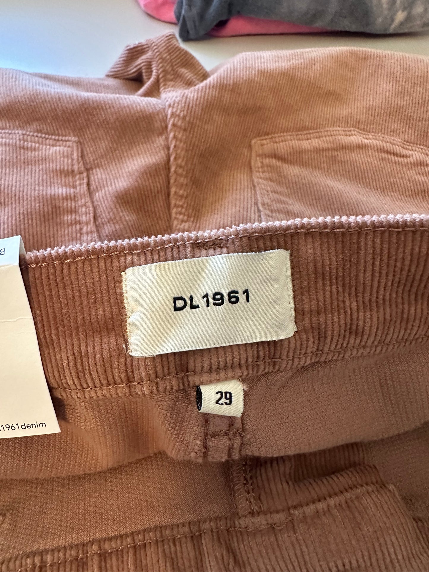 DL1961 NWT Brdget Cropped Boot Cut High Rise Corduroy Jeans | Size 29