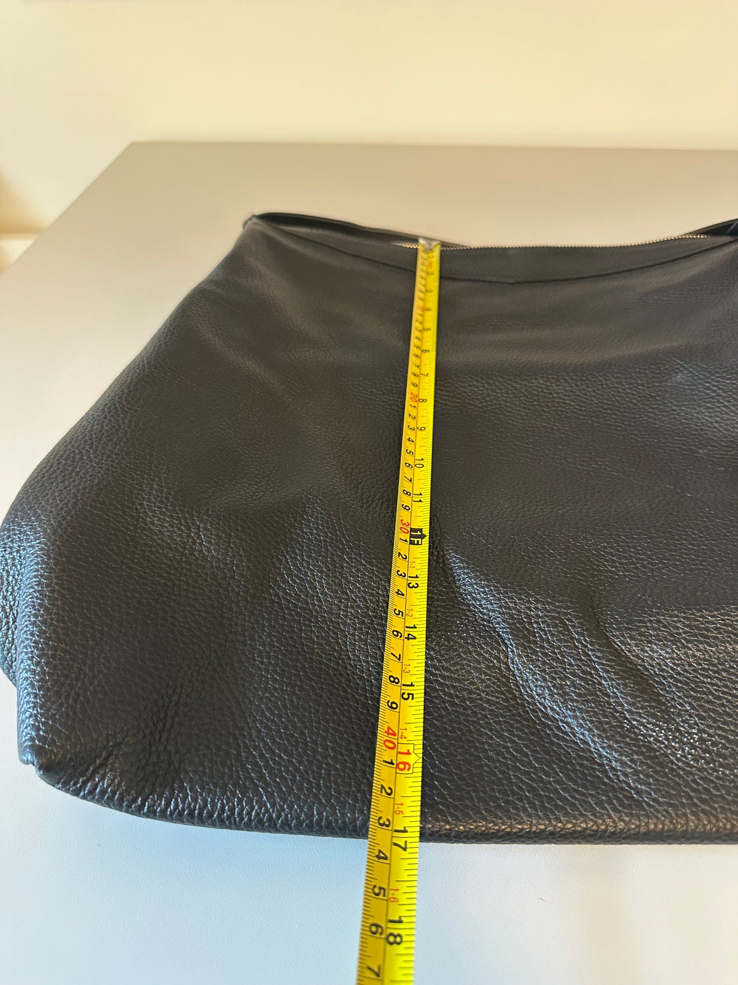 Everlane The Boss Bag Black Pebbled Italian Leather Hobo Shoulder Bag