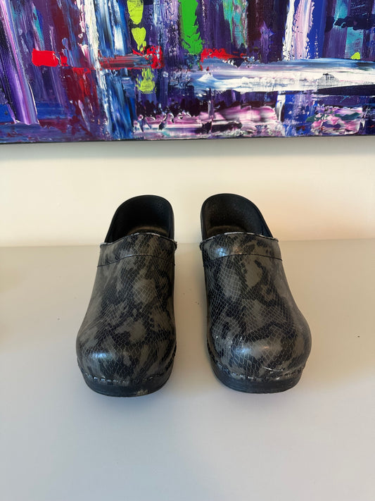 Dansko Professional Grey and Black Snakeskin Leather Clogs | Size 39