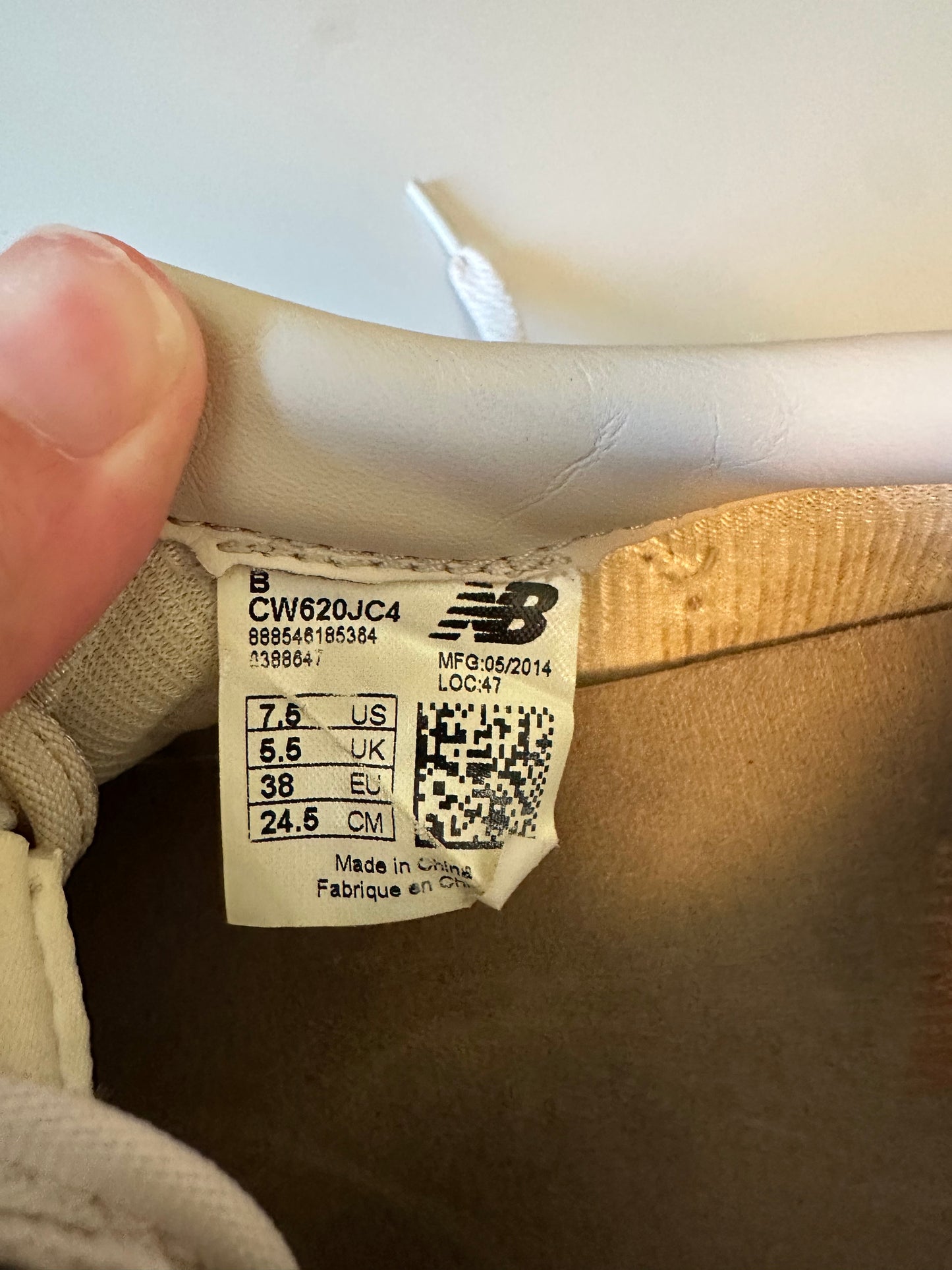 New Balance 620 Sneakers in Suede and Mesh | Size 7.5