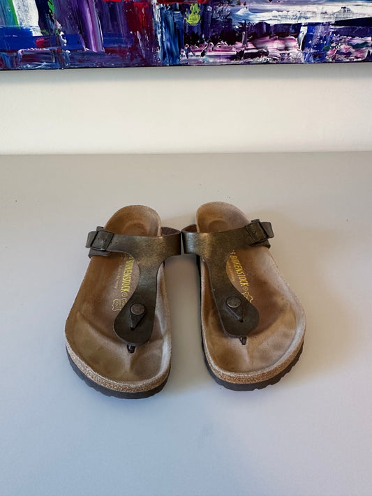 Birkenstock Gizeh Metallic Bronze Thong Sandals | Size 38