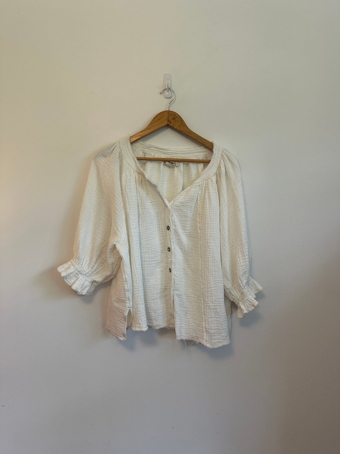 We The Free x Free People White Cotton Gauze Button Down Blouse | Size Small