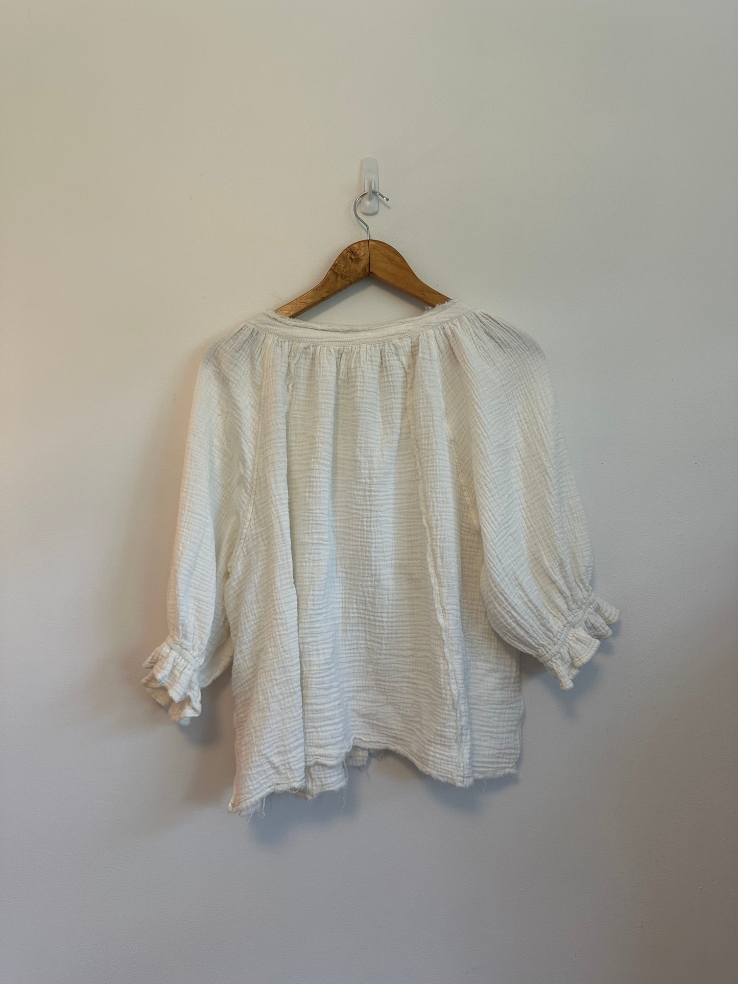 We The Free x Free People White Cotton Gauze Button Down Blouse | Size Small