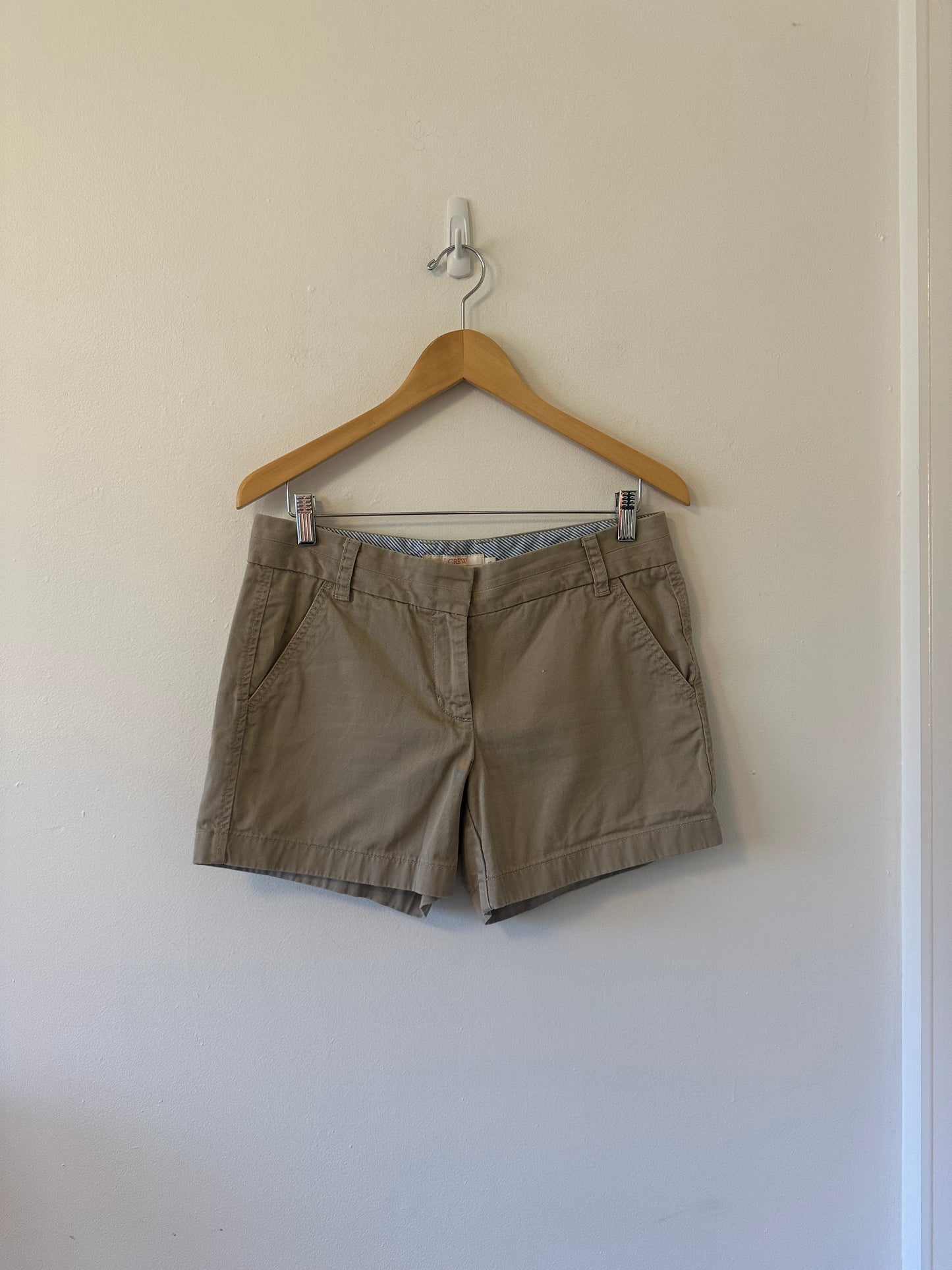 J. Crew Classic Chino Shorts in Khaki | Size 6