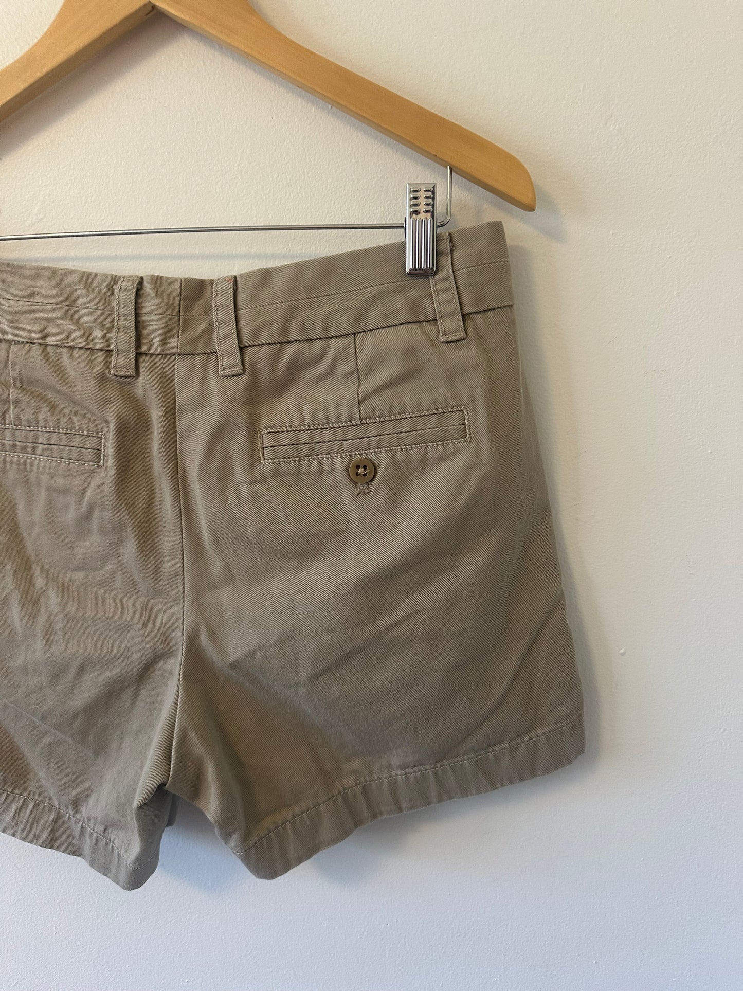 J. Crew Classic Chino Shorts in Khaki | Size 6