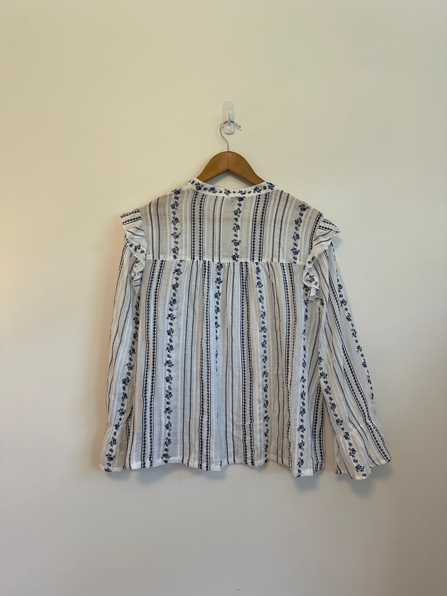 Lucky Brand White and Blue Floral Stripe Ruffle Split Neck Cotton Blouse | Size Large