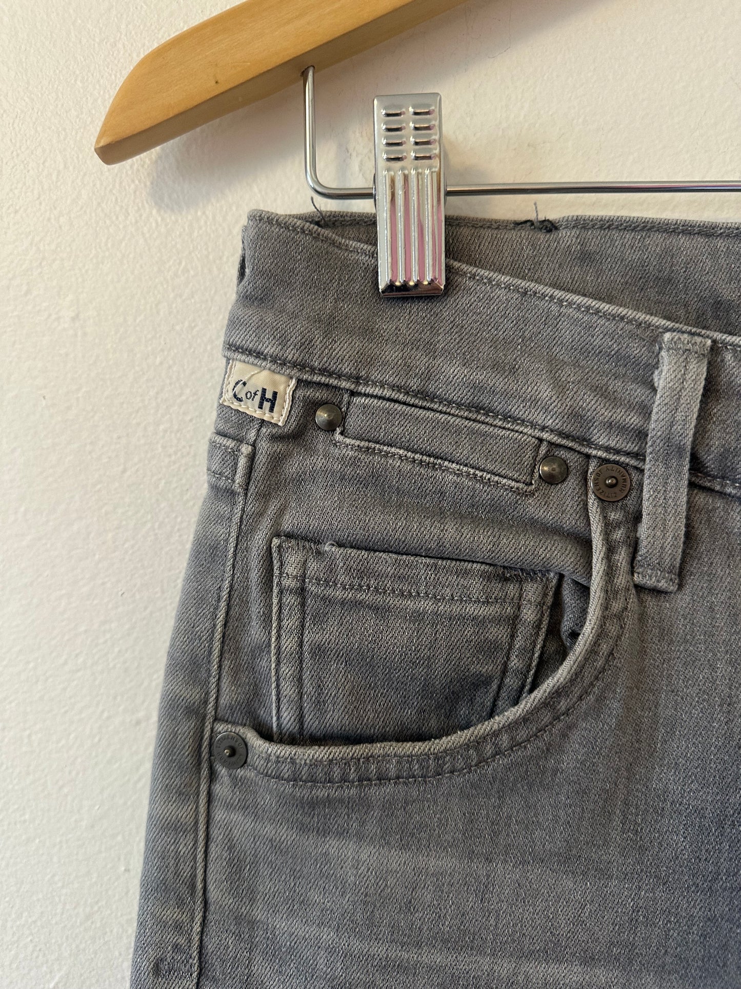 Citizens of Humanity Cropped Gray Distressed Straight Leg Jeans | Size 27