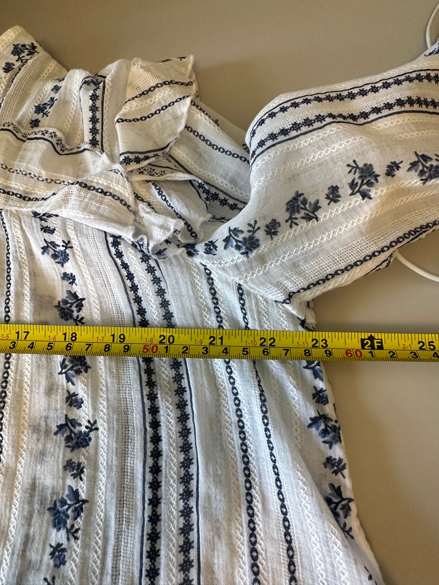 Lucky Brand White and Blue Floral Stripe Ruffle Split Neck Cotton Blouse | Size Large
