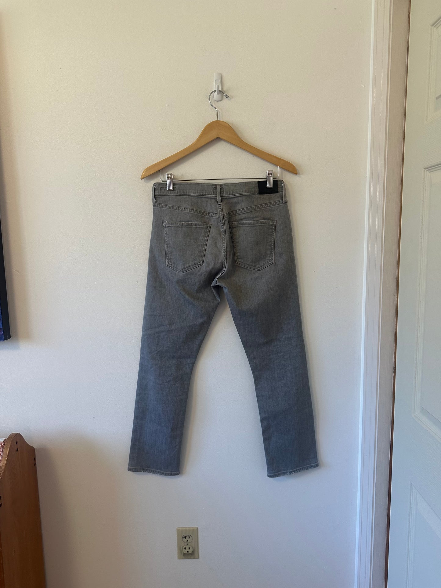 Citizens of Humanity Cropped Gray Distressed Straight Leg Jeans | Size 27