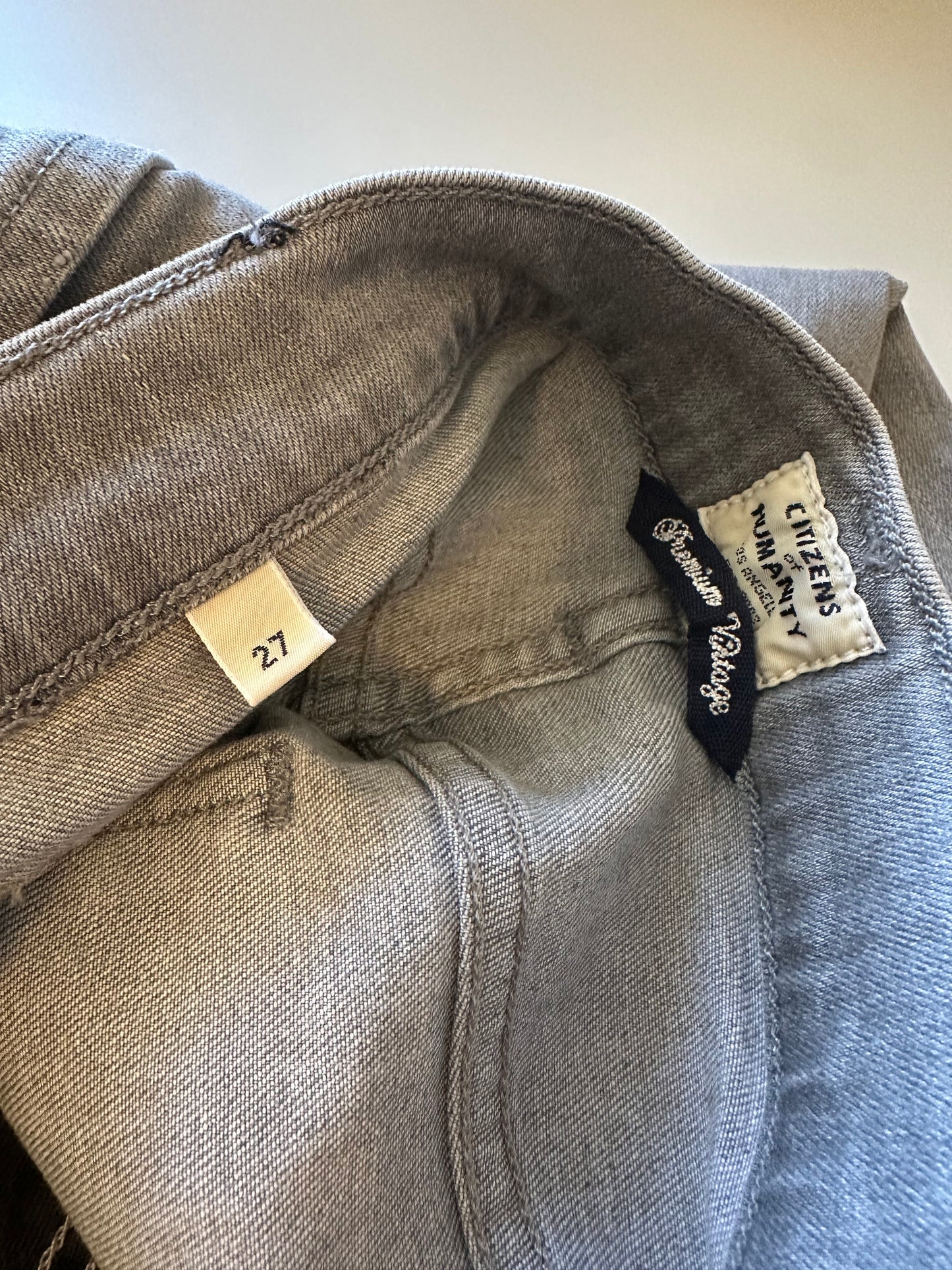 Citizens of Humanity Cropped Gray Distressed Straight Leg Jeans | Size 27