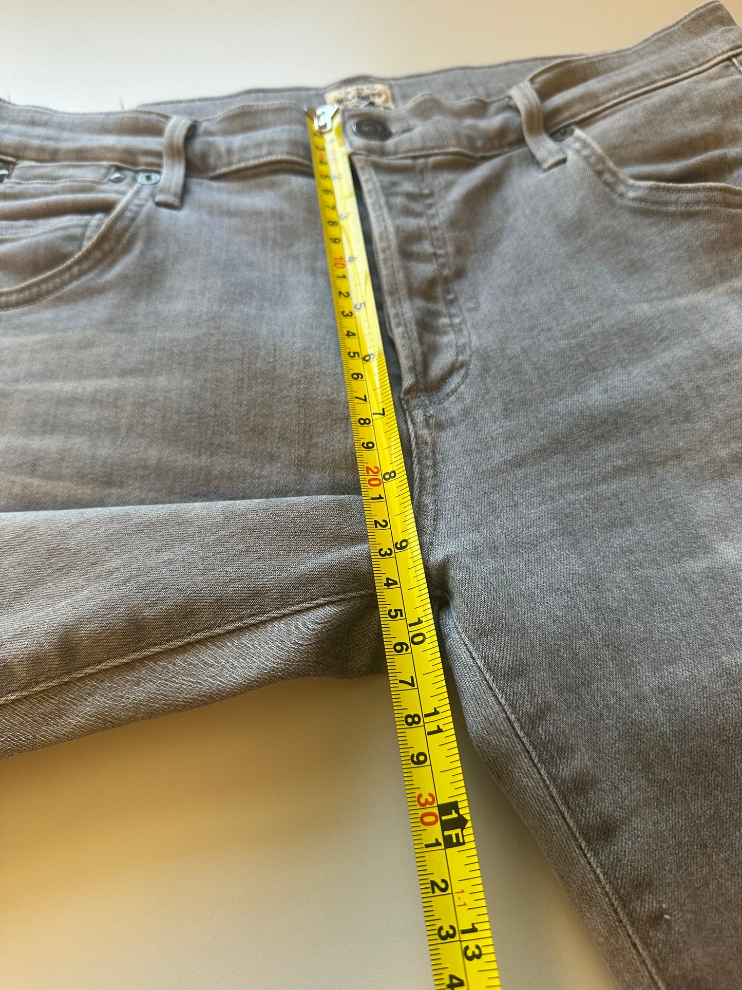 Citizens of Humanity Cropped Gray Distressed Straight Leg Jeans | Size 27