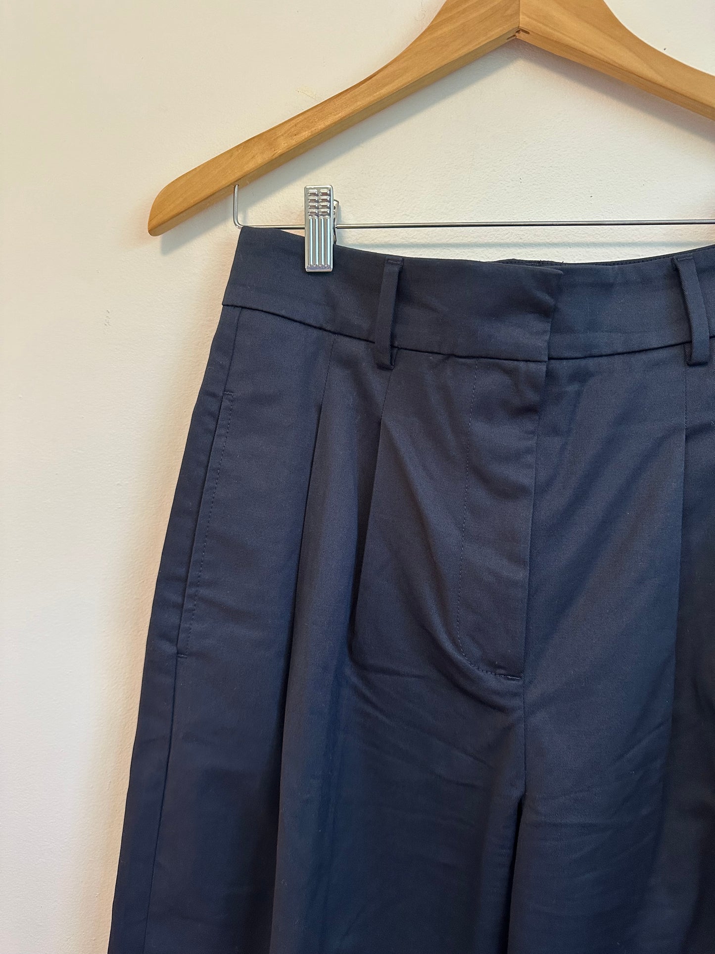 Banana Republic Navy Blue Pleated Wide Leg Cropped Trousers | Size 6 Petite