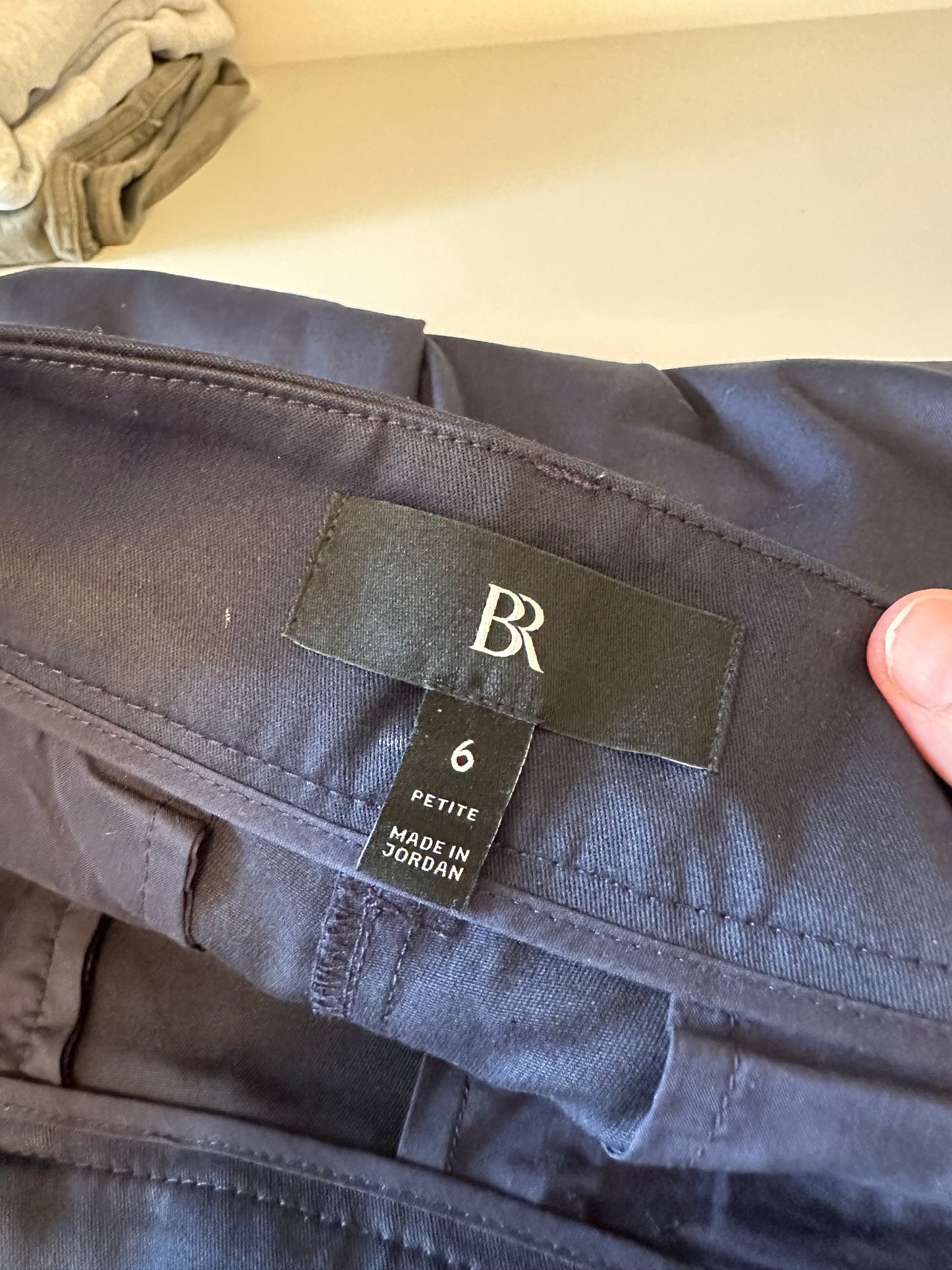 Banana Republic Navy Blue Pleated Wide Leg Cropped Trousers | Size 6 Petite