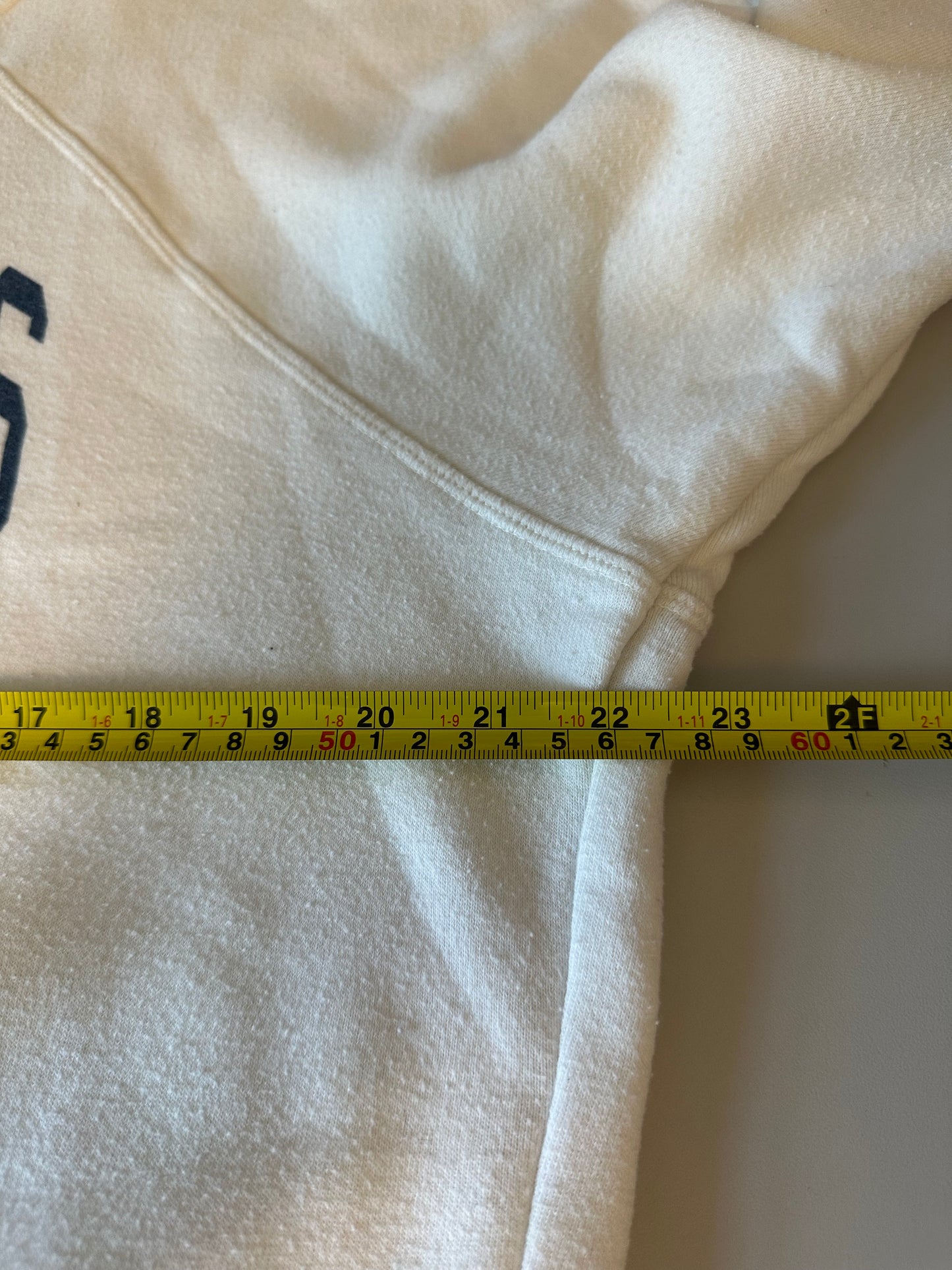 Daydreamer Los Angeles Graphic Raglan Sweatshirt in White and Navy Blue | Size Large