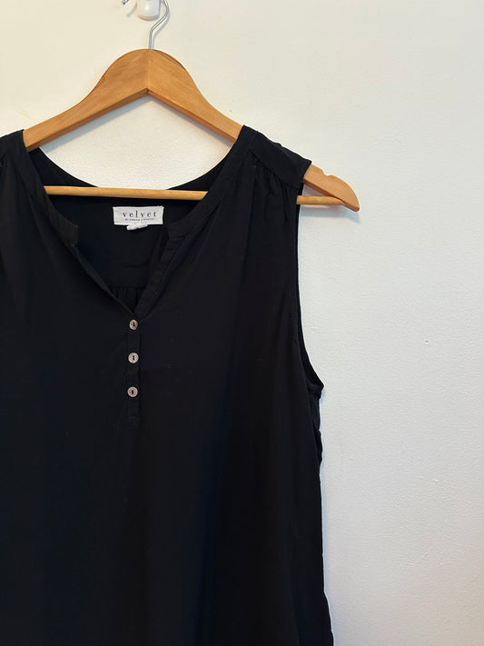 Velvet by Graham & Spencer Black Sleeveless Henley Blouse | Size Medium