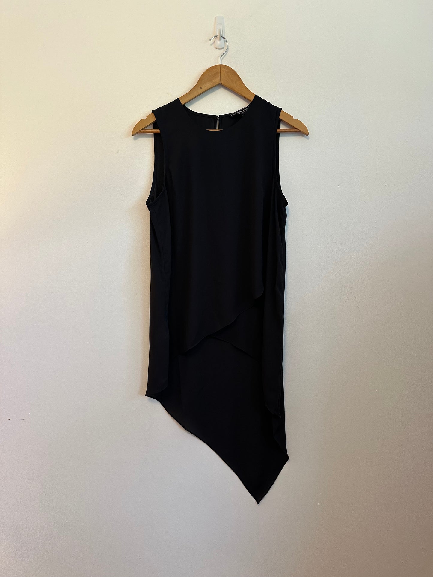 BCBGMAXAZRIA Asymmetrical Handkerchief Hem Sleeveless Blouse in Black | Size Small