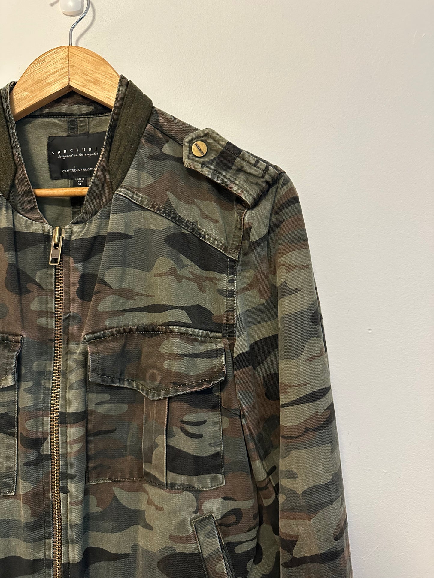 Sanctuary Military Utility Zip Up Jacket in Green Camo | Size Medium