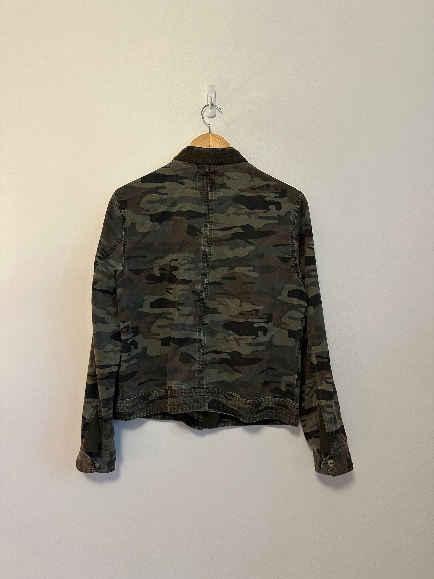 Sanctuary Military Utility Zip Up Jacket in Green Camo | Size Medium