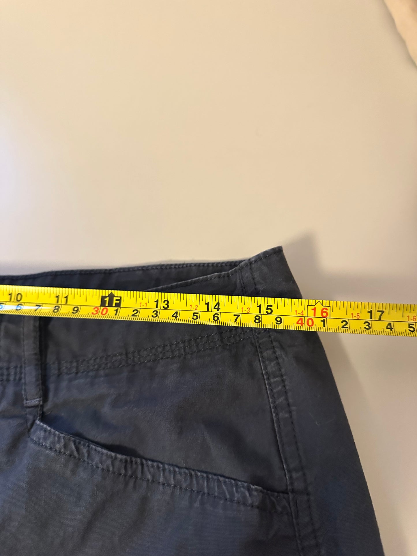L.L. Bean Vintage Straight Leg Cargo Pants | Size 10