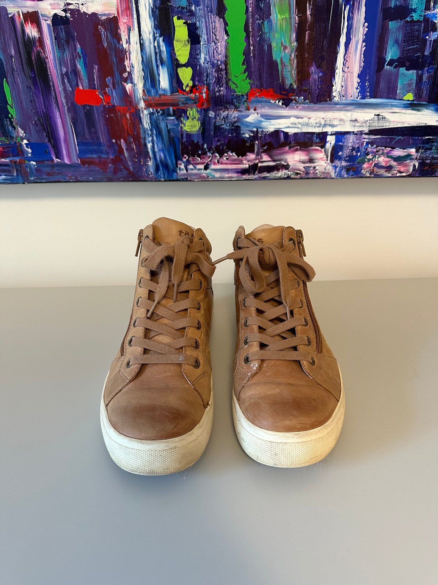 Taos Winner Tan Leather High Top Side Zip Sneakers | Size 8.5