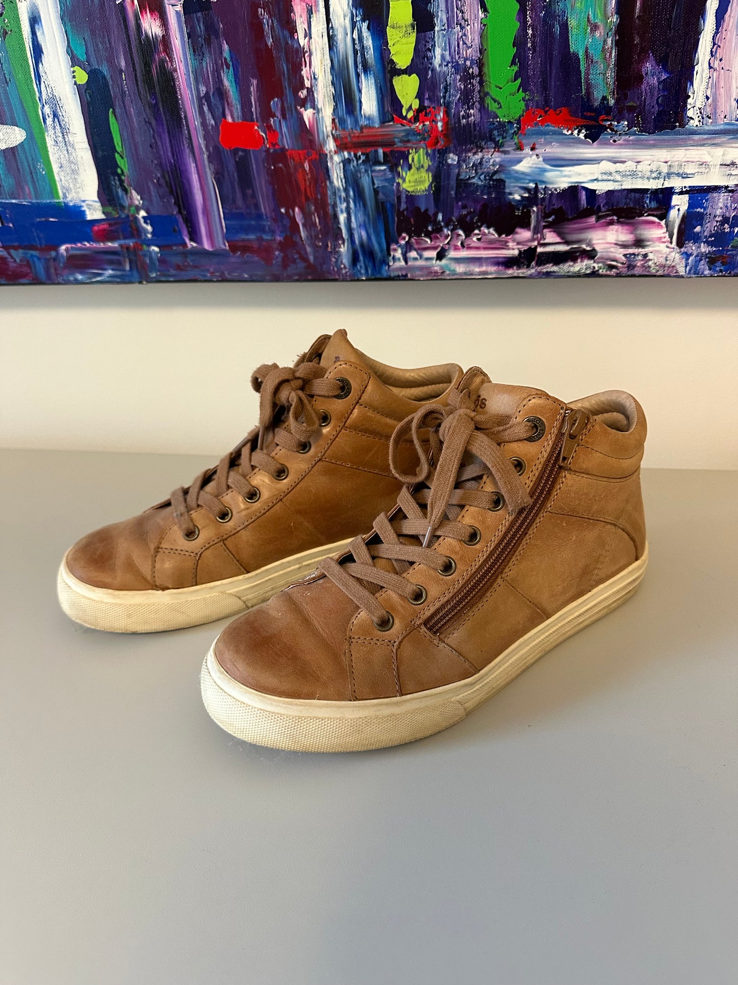 Taos Winner Tan Leather High Top Side Zip Sneakers | Size 8.5