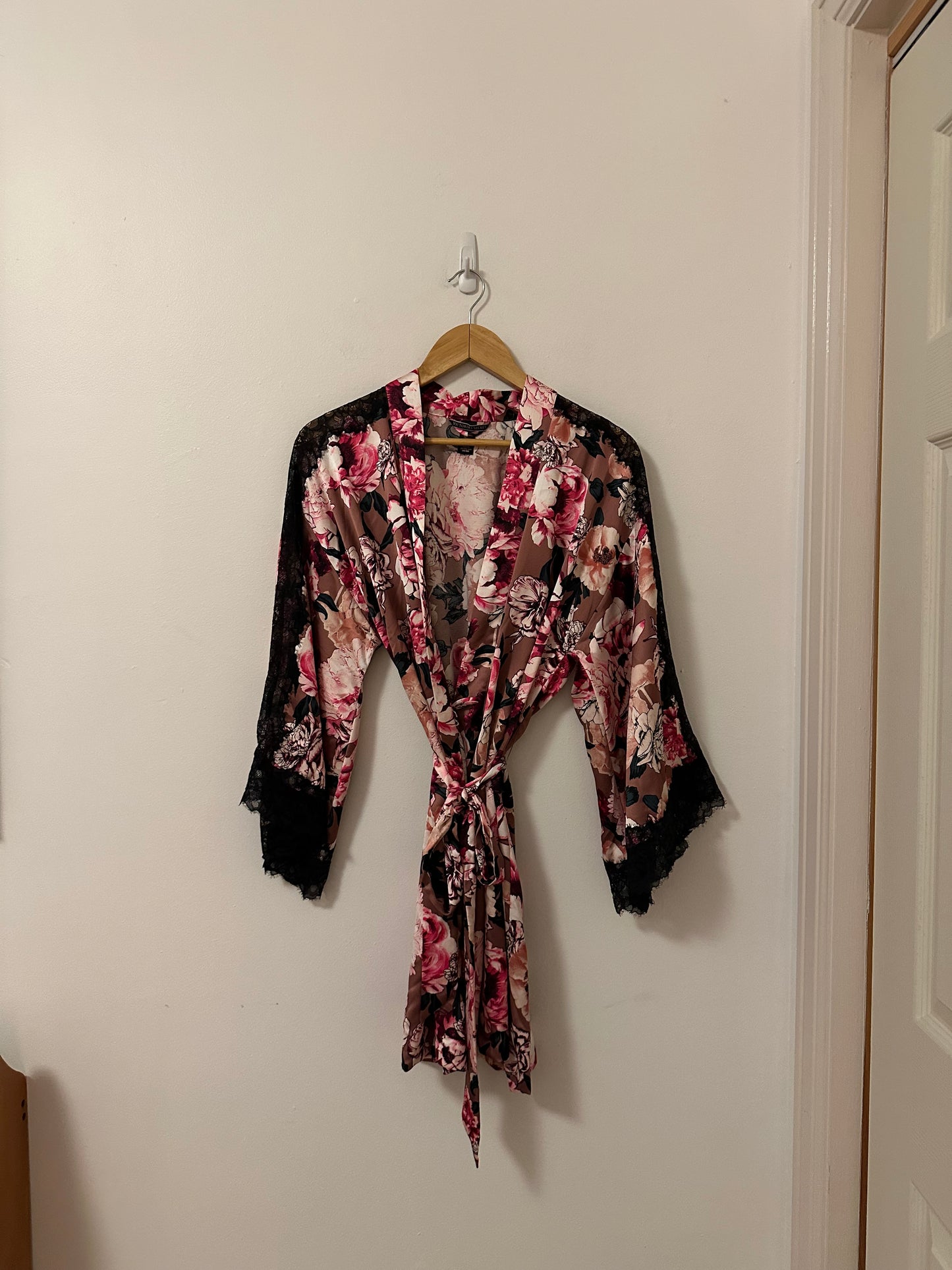 Victoria's Secret Floral Satin and Lace Robe | Size XS/S